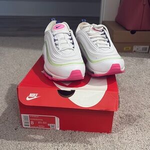 Nike White and Pink Sneakers Sleek Design